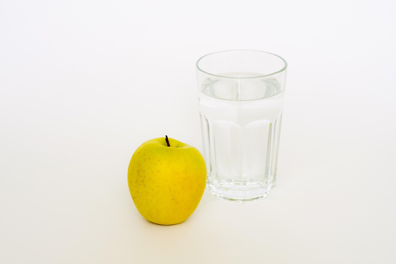 Apple, glas, water — Am I An Eligible Candidate for Bariatric Surgery?