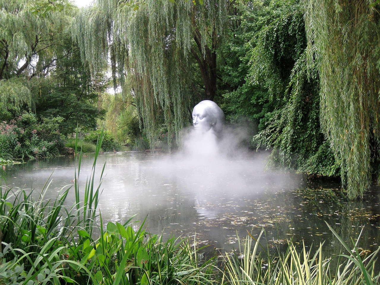 Sculpture, woman, pond — Best Natural Ways to Reduce Your Appetite
