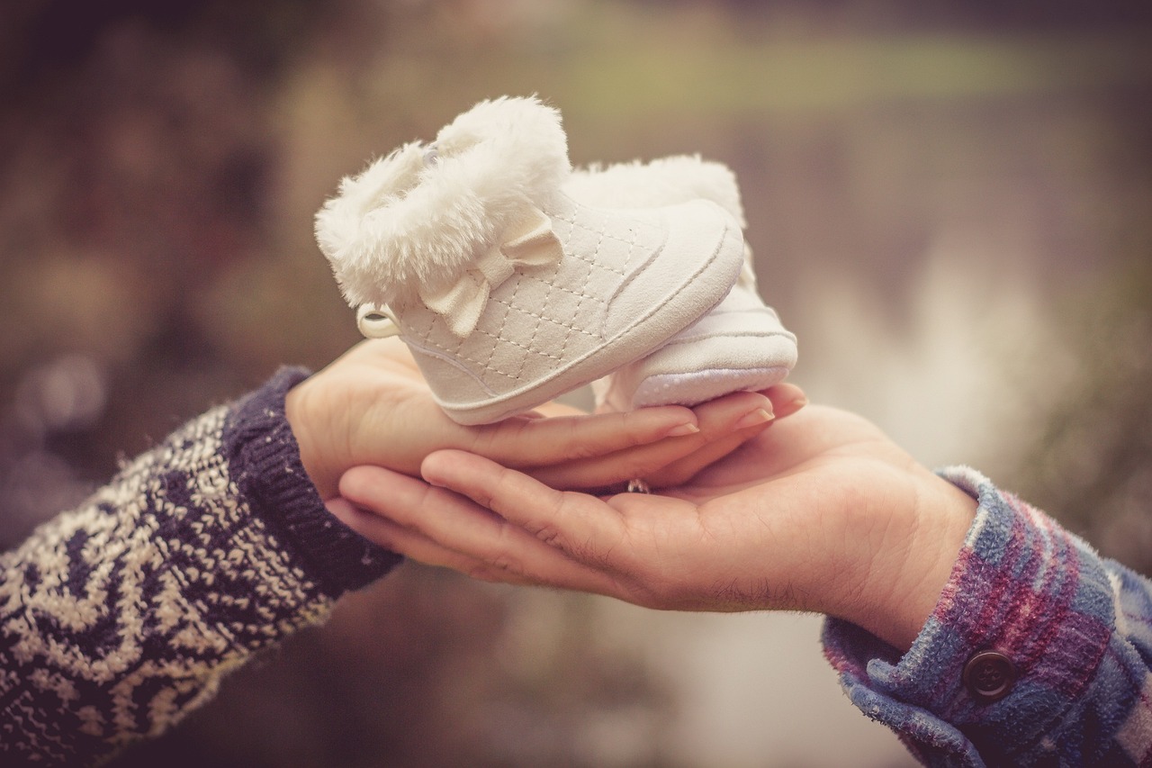 Shoes, pregnancy, new mom — How to Use Bonuses in Tiranga Game