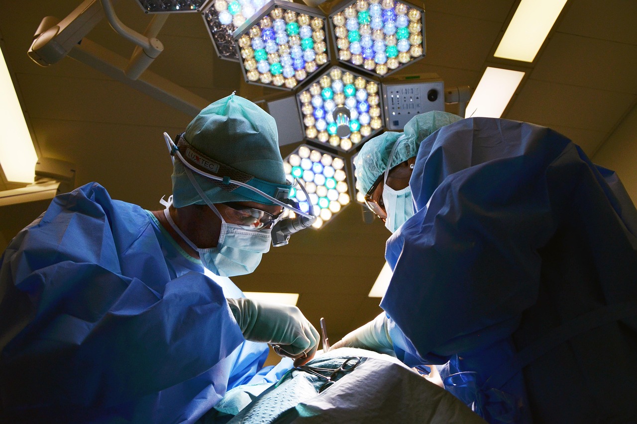 Doctor, surgeon, operation — Loneliness and sobriety