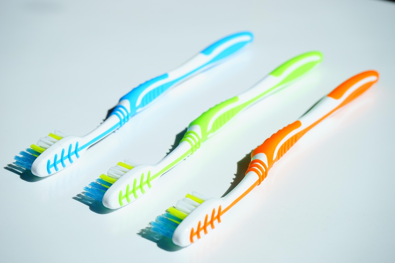 Toothbrushes, hygiene, clean — The Role of Dental Clinics and How to Find the Best One