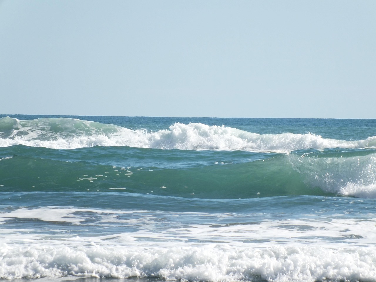 Waves, sky, beach — What are the benefits of CBD oils?